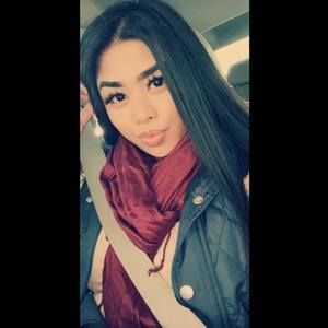 Meet your Posher, Lorie